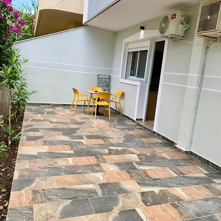Maxus Apts Sarande Exterior photo