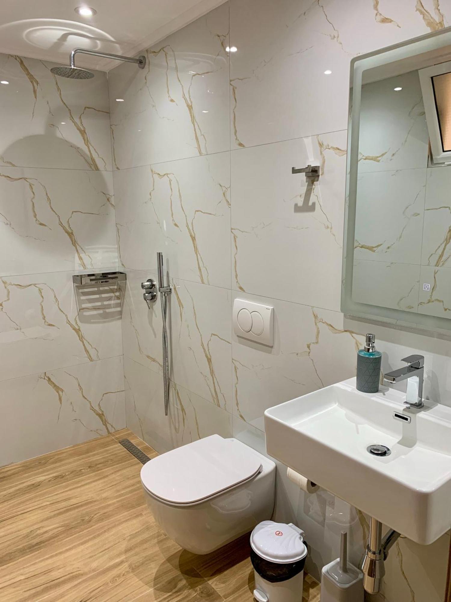 Maxus Apts Апартаменты